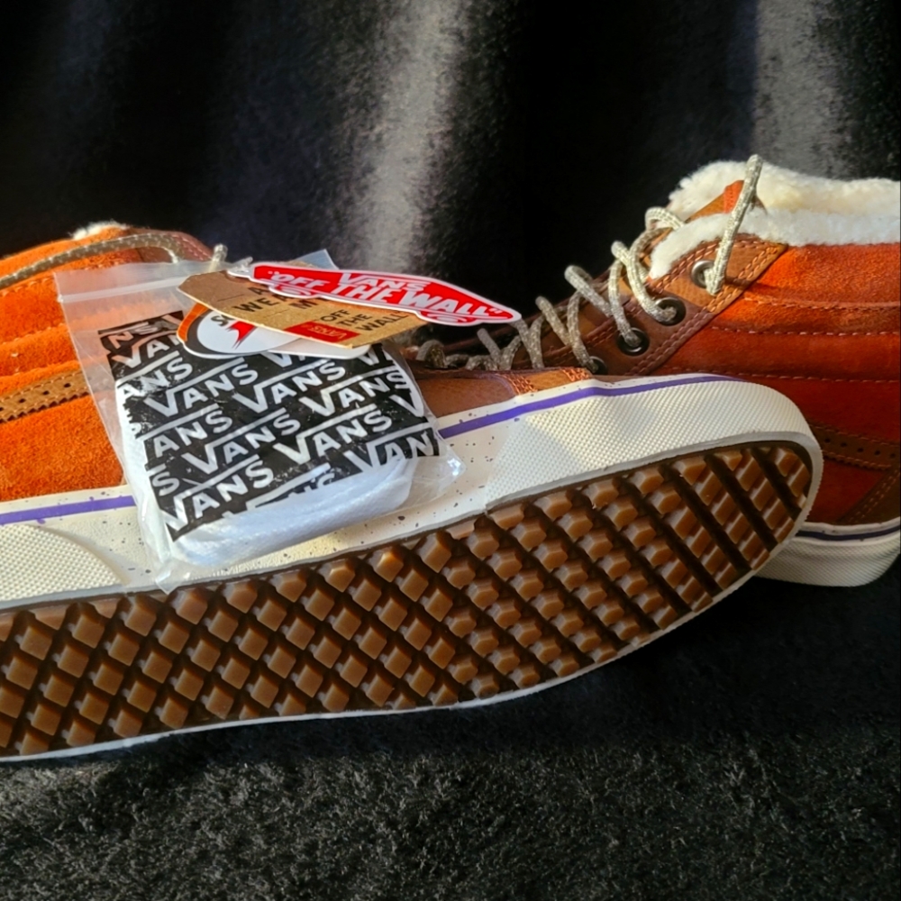 Shoes - Picture 3 of 7